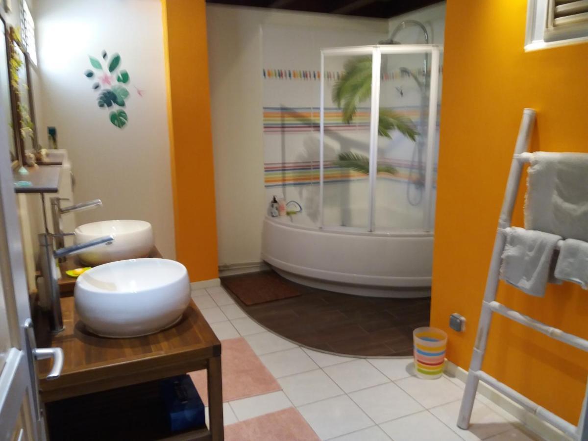 Chambre D'Hote Et Loft Dans Maison De Charme Piscine A Debordement La Villa Gialla Schoelcher Exteriér fotografie